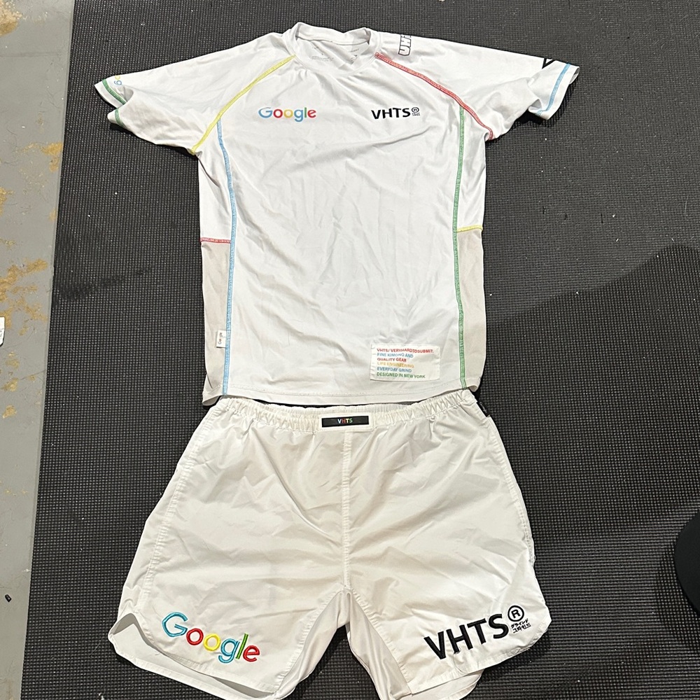 VHTS team Google White Sports Set with Colorful Accents